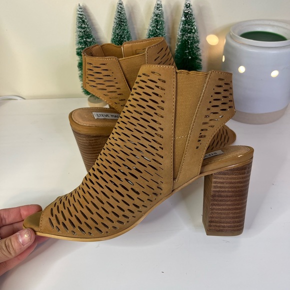 Steve Madden Norria Peep-Toe Sandals - Picture 2 of 7